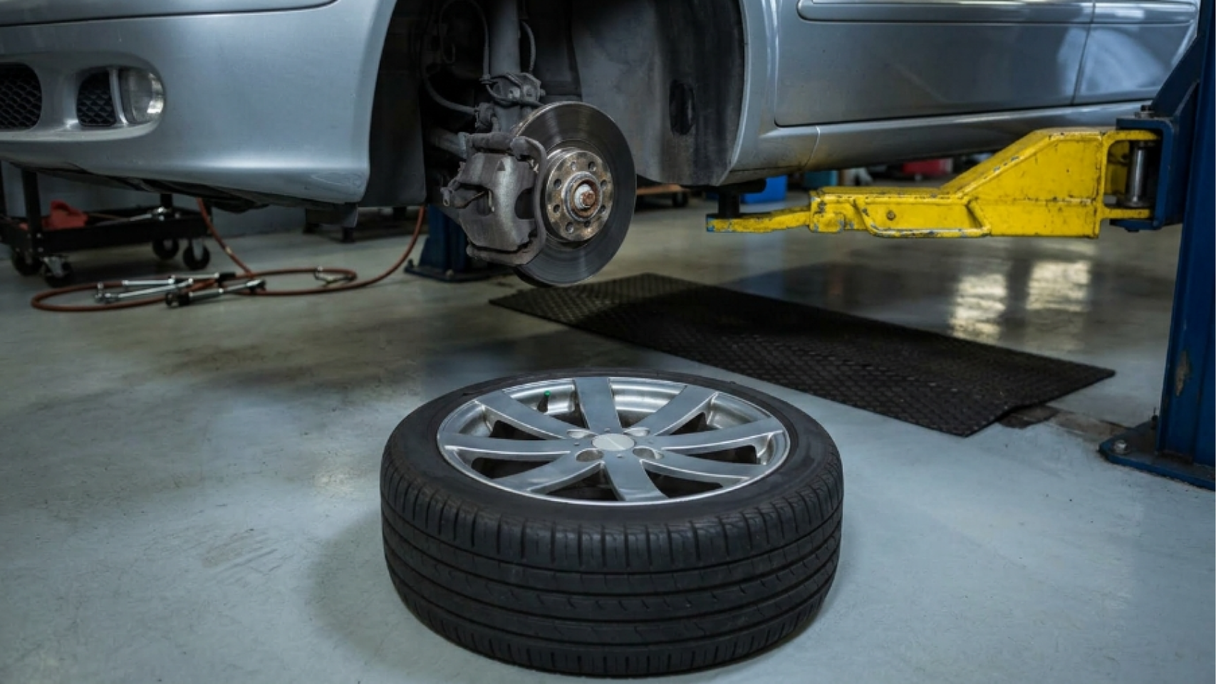 Espaço Thiago Pneus 1